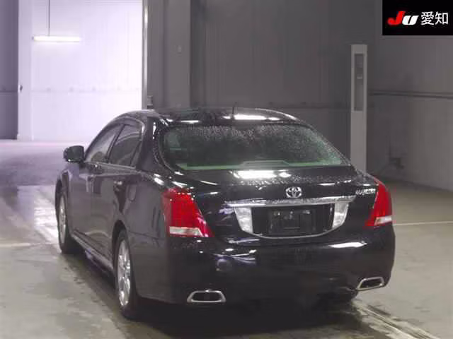 TOYOTA CROWN MAJESTA