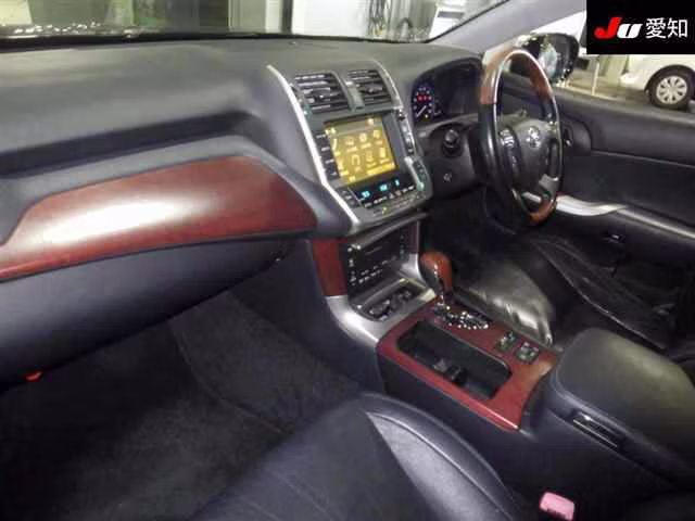 TOYOTA CROWN MAJESTA