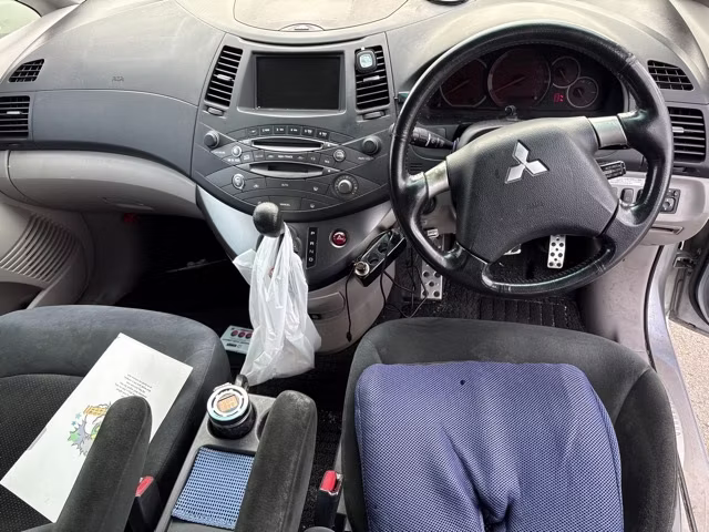 MITSUBISHI GRANDIS