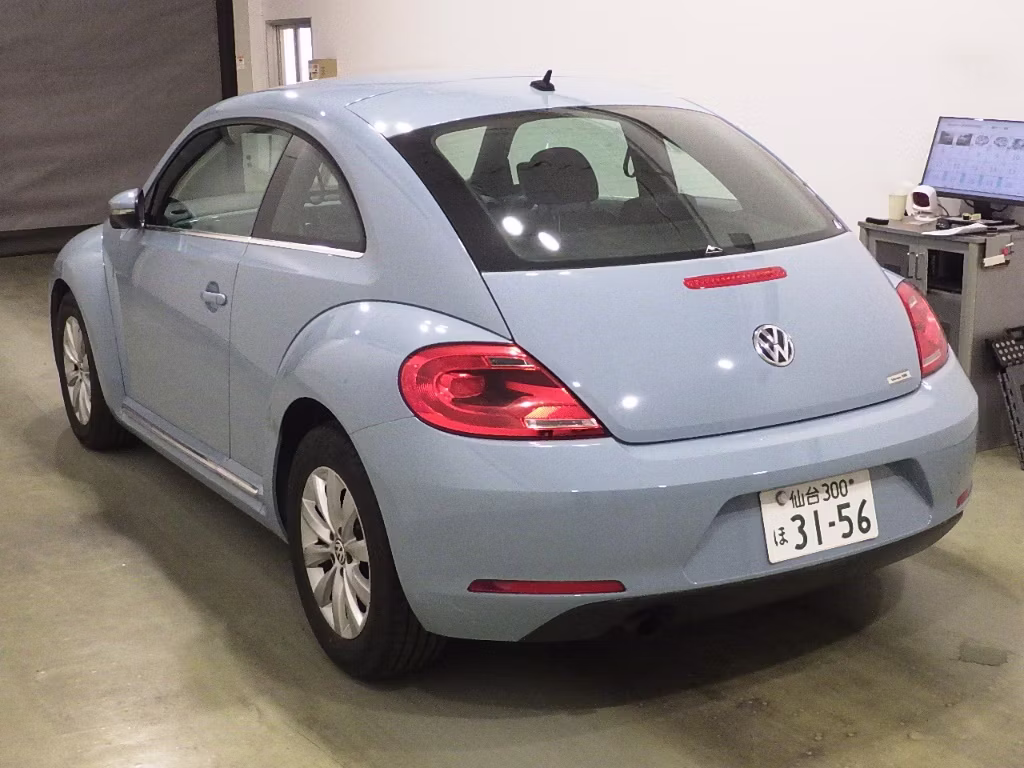 VOLKSWAGEN BEETLE