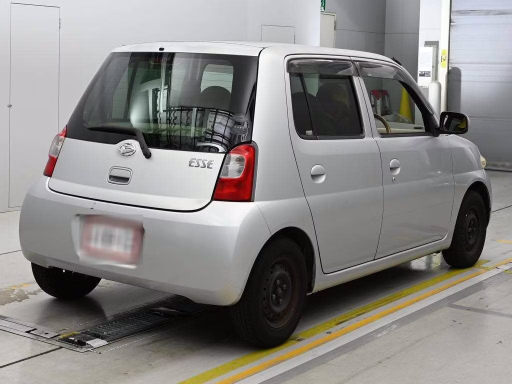 DAIHATSU ESSE
