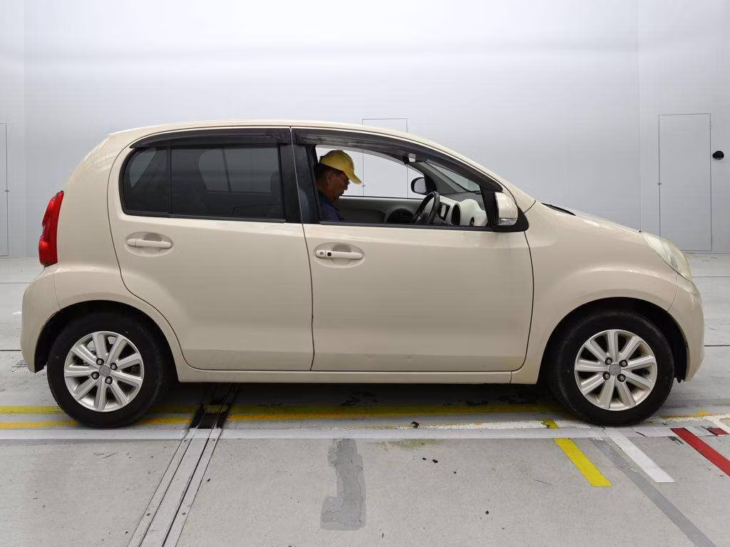 DAIHATSU BOON