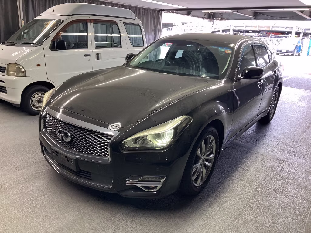 NISSAN FUGA