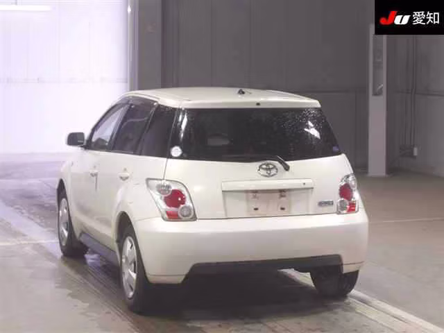 TOYOTA IST