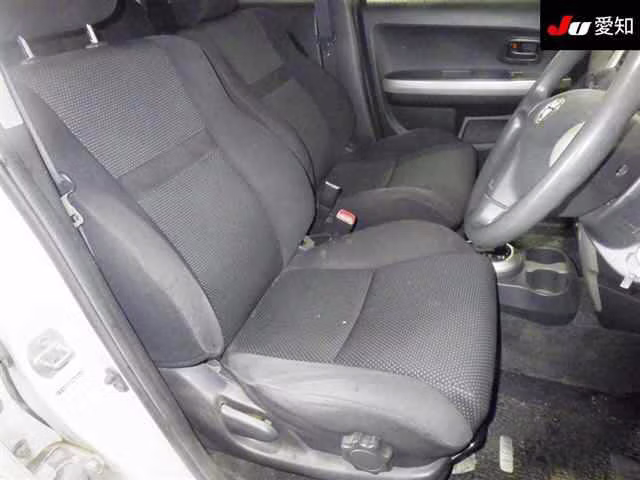 TOYOTA IST