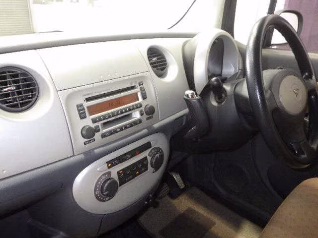 DAIHATSU MOVE LATTE