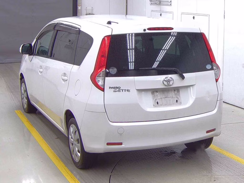 TOYOTA PASSO SETTE