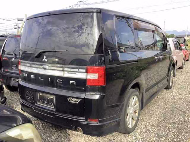 MITSUBISHI DELICA D:5