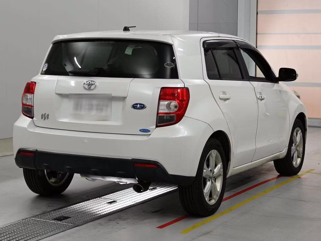 TOYOTA IST