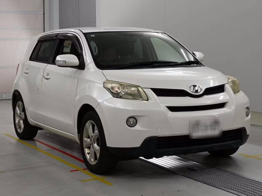 TOYOTA IST