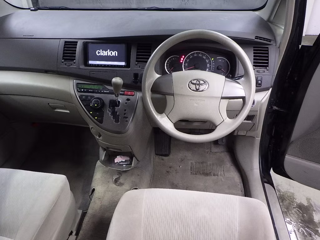 TOYOTA ISIS