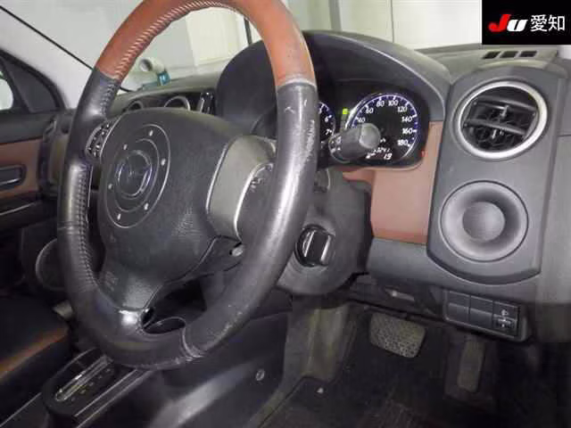 MAZDA VERISA