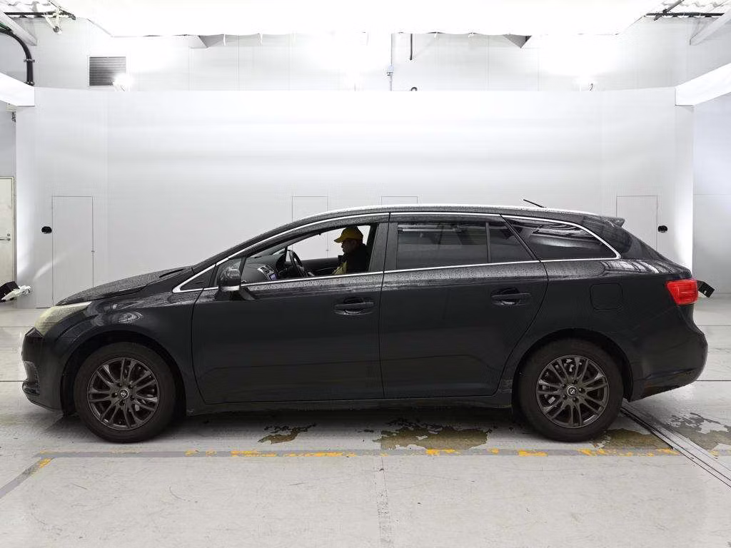 TOYOTA AVENSIS