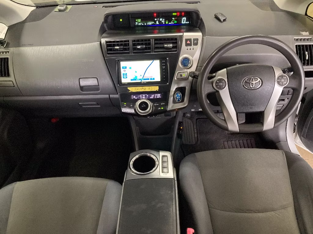 TOYOTA PRIUS ALPHA
