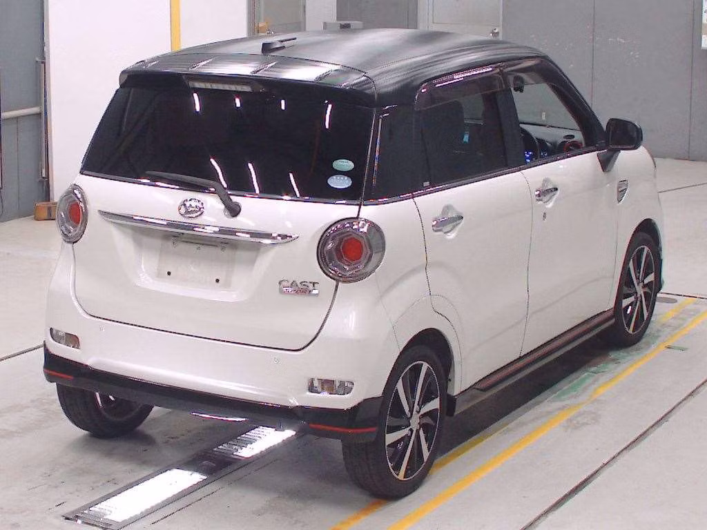 DAIHATSU CAST