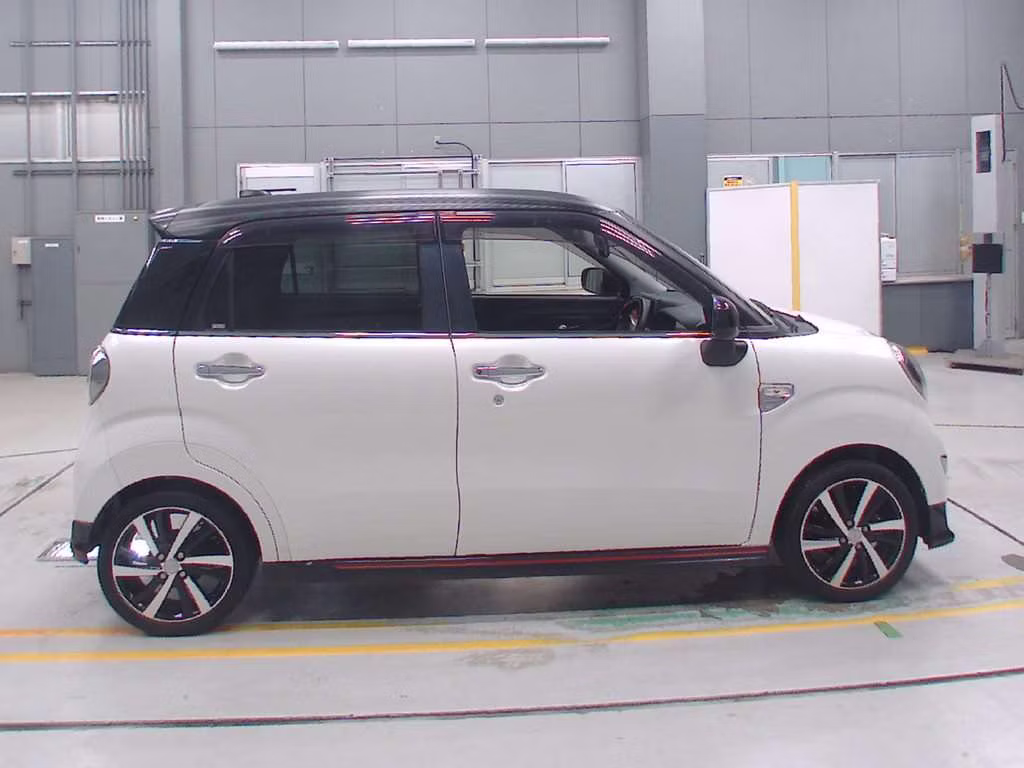 DAIHATSU CAST