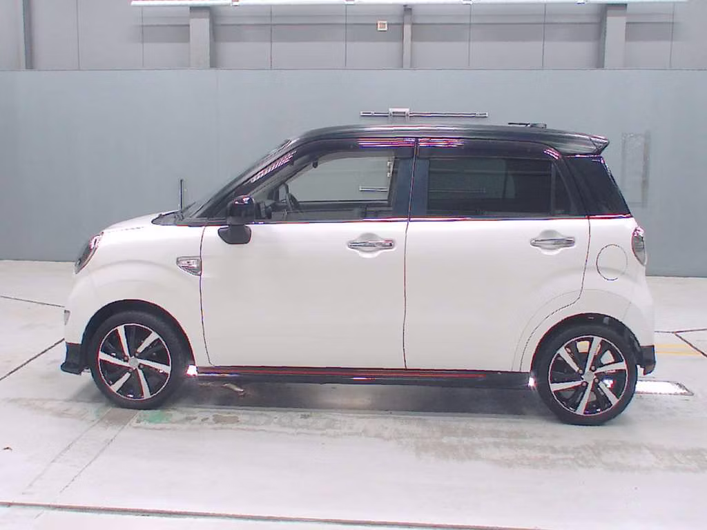 DAIHATSU CAST
