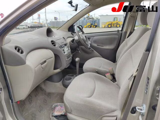 TOYOTA PLATZ