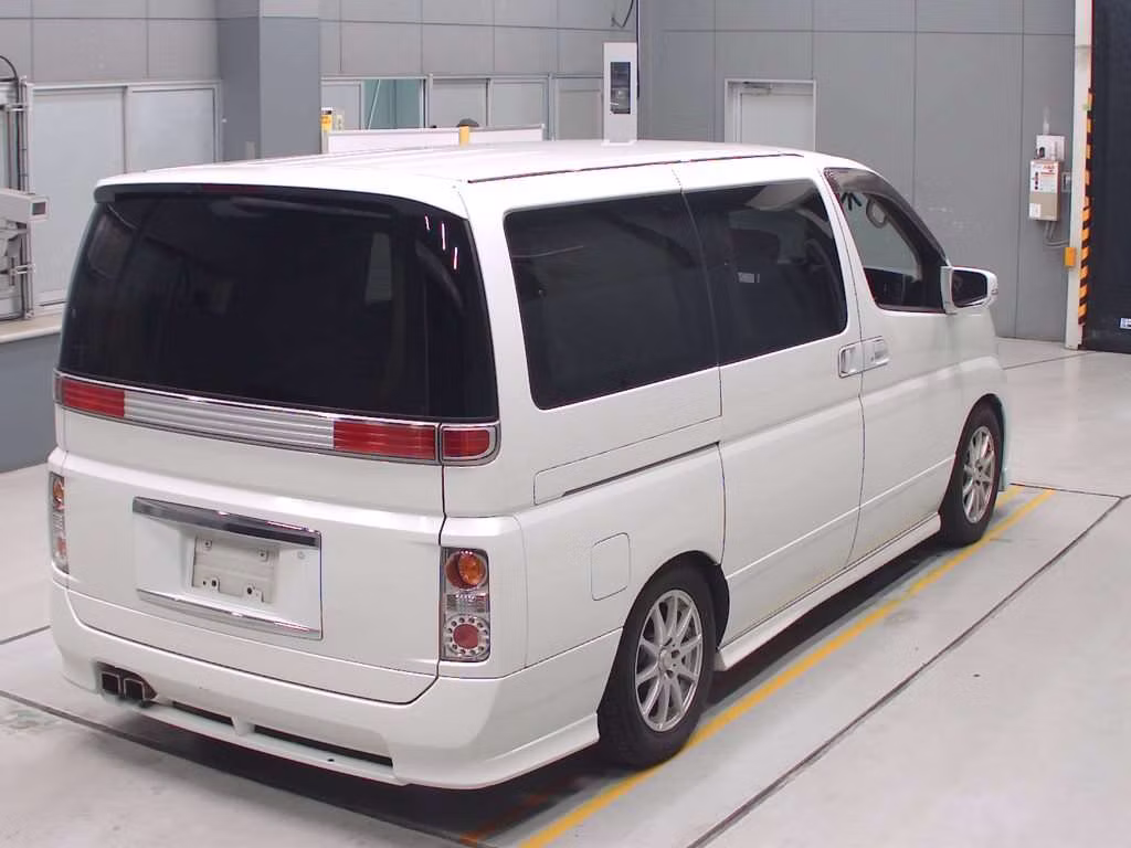 NISSAN ELGRAND