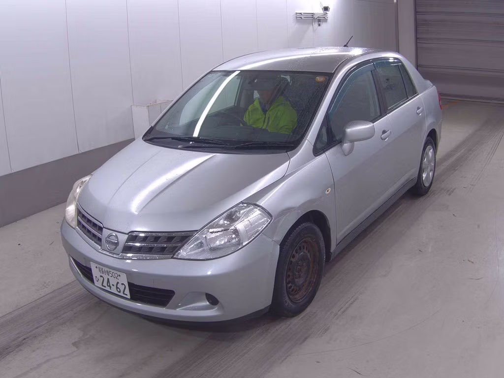 NISSAN TIIDA LATIO
