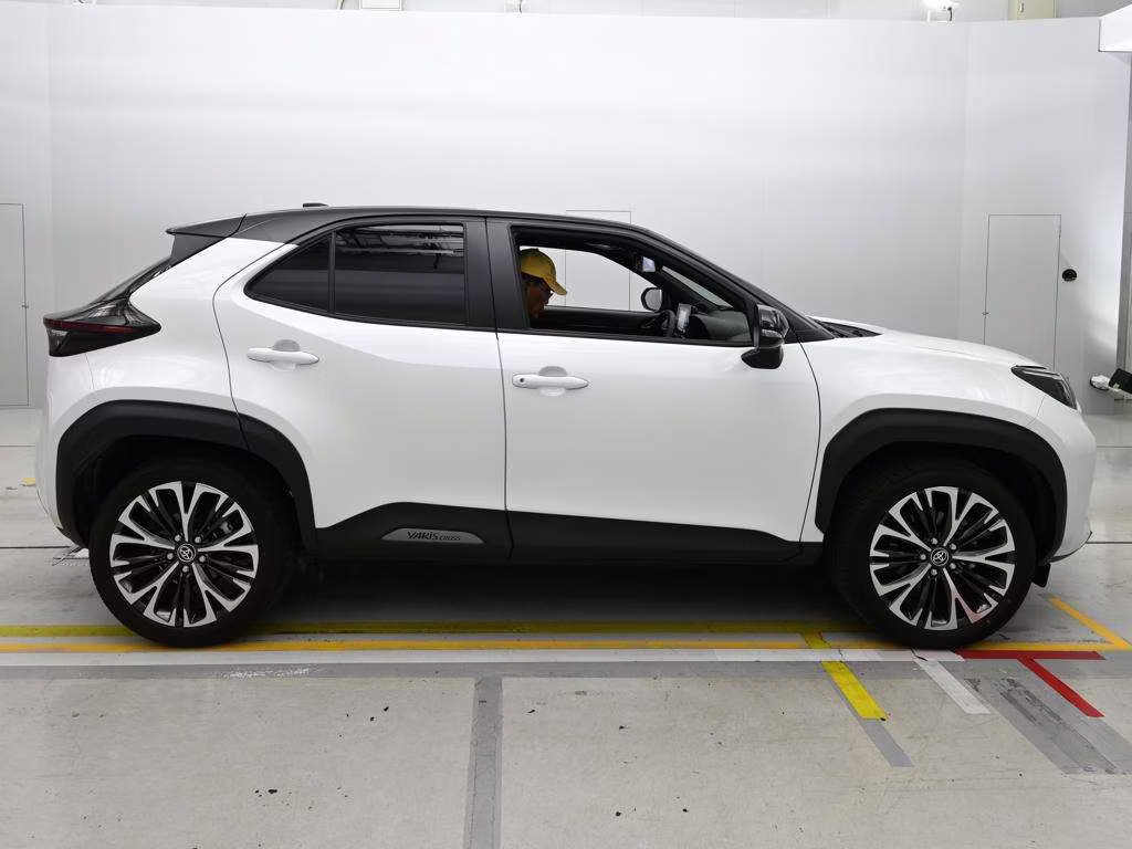 TOYOTA YARIS CROSS