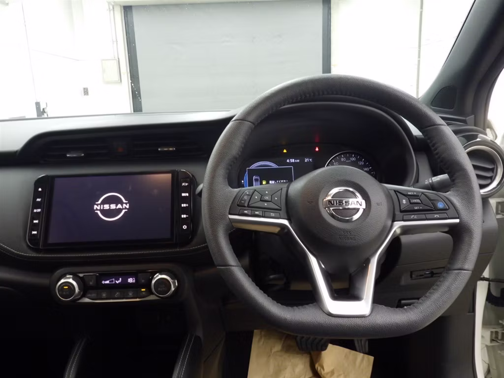 NISSAN KICKS
