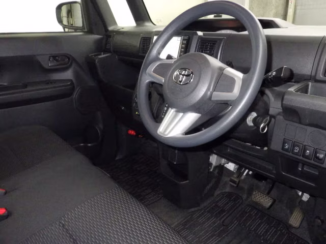 TOYOTA PIXIS MEGA