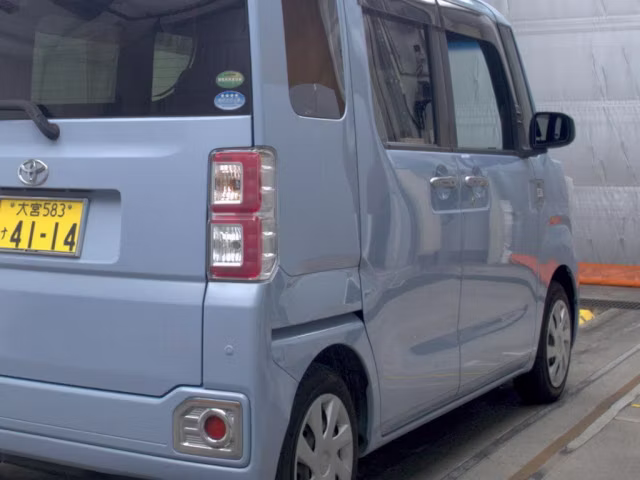 TOYOTA PIXIS MEGA