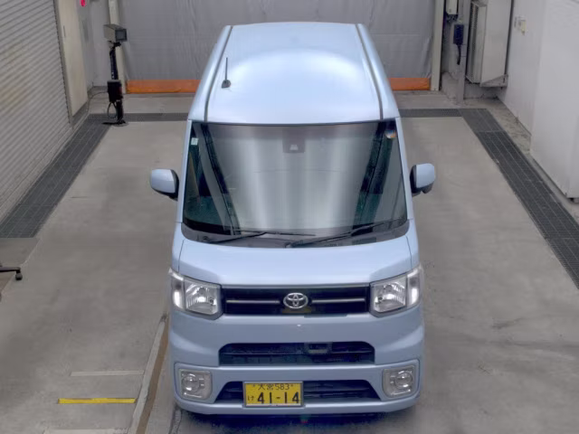 TOYOTA PIXIS MEGA