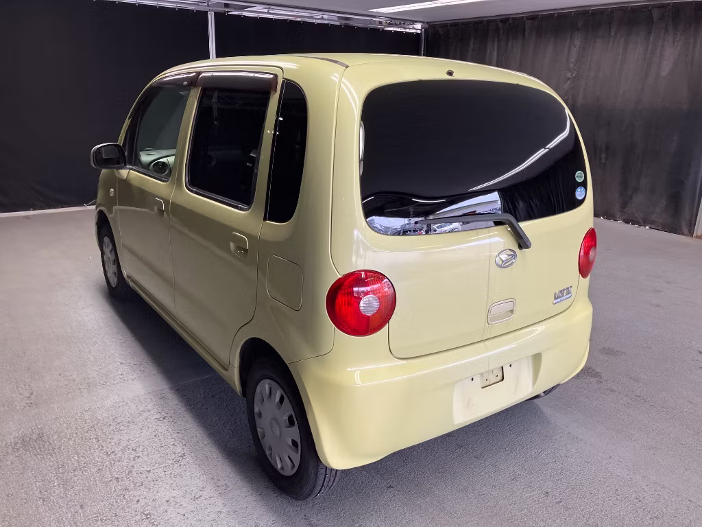 DAIHATSU MOVE LATTE