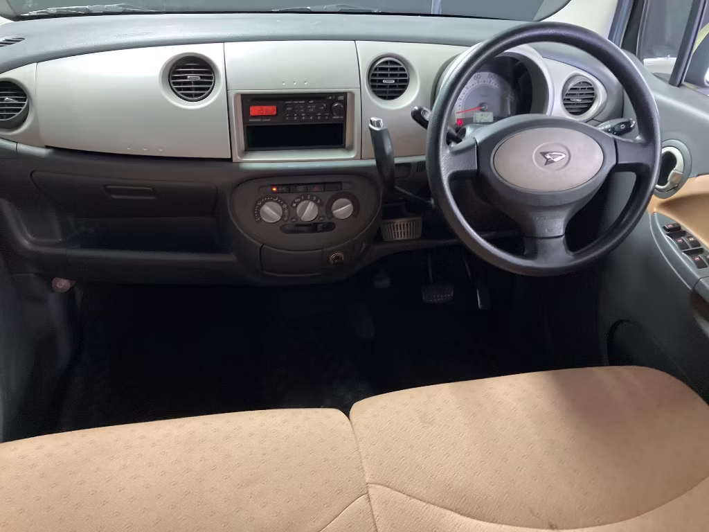 DAIHATSU MOVE LATTE