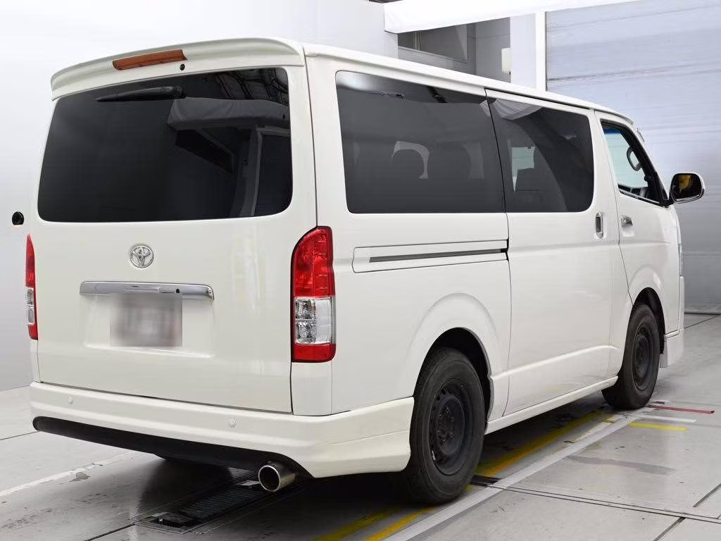 TOYOTA REGIUS ACE