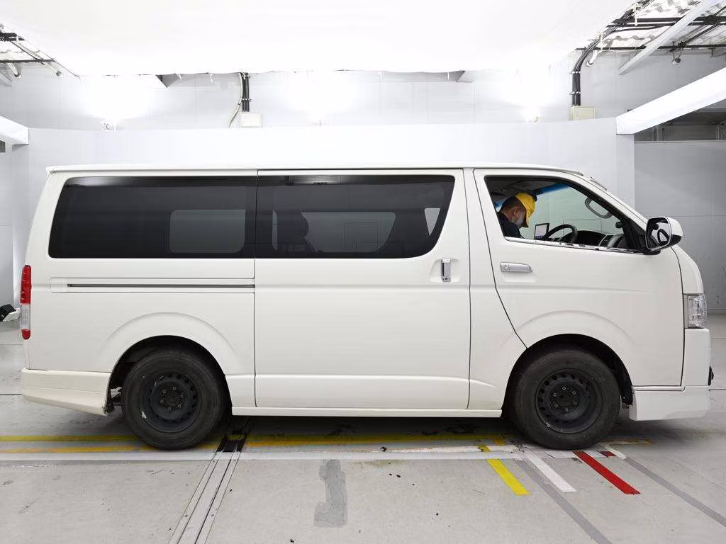 TOYOTA REGIUS ACE