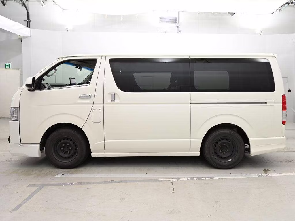 TOYOTA REGIUS ACE