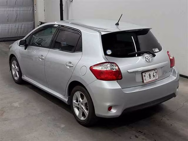 TOYOTA AURIS
