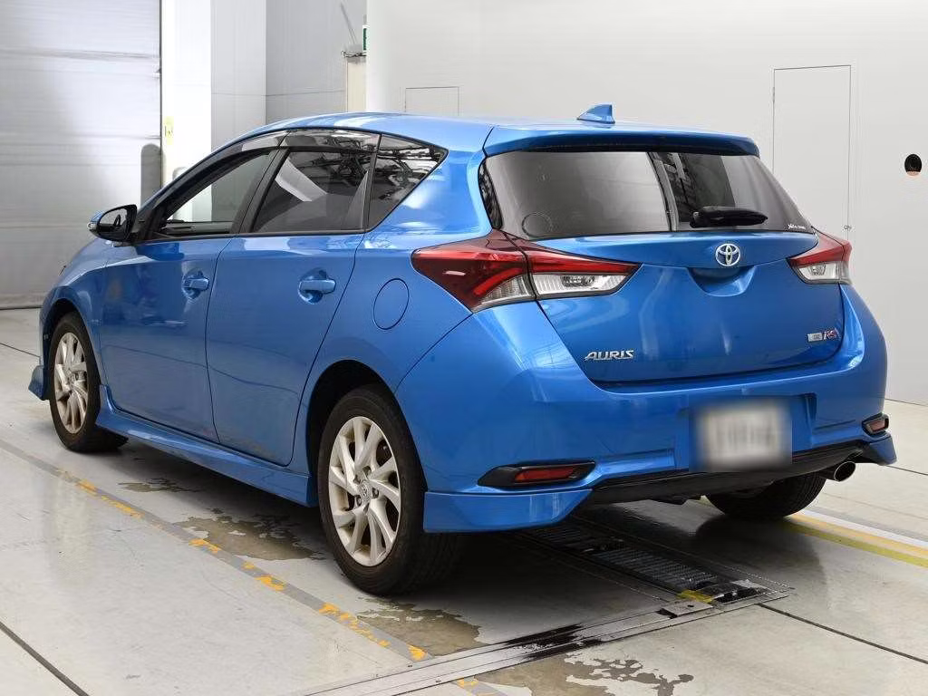 TOYOTA AURIS