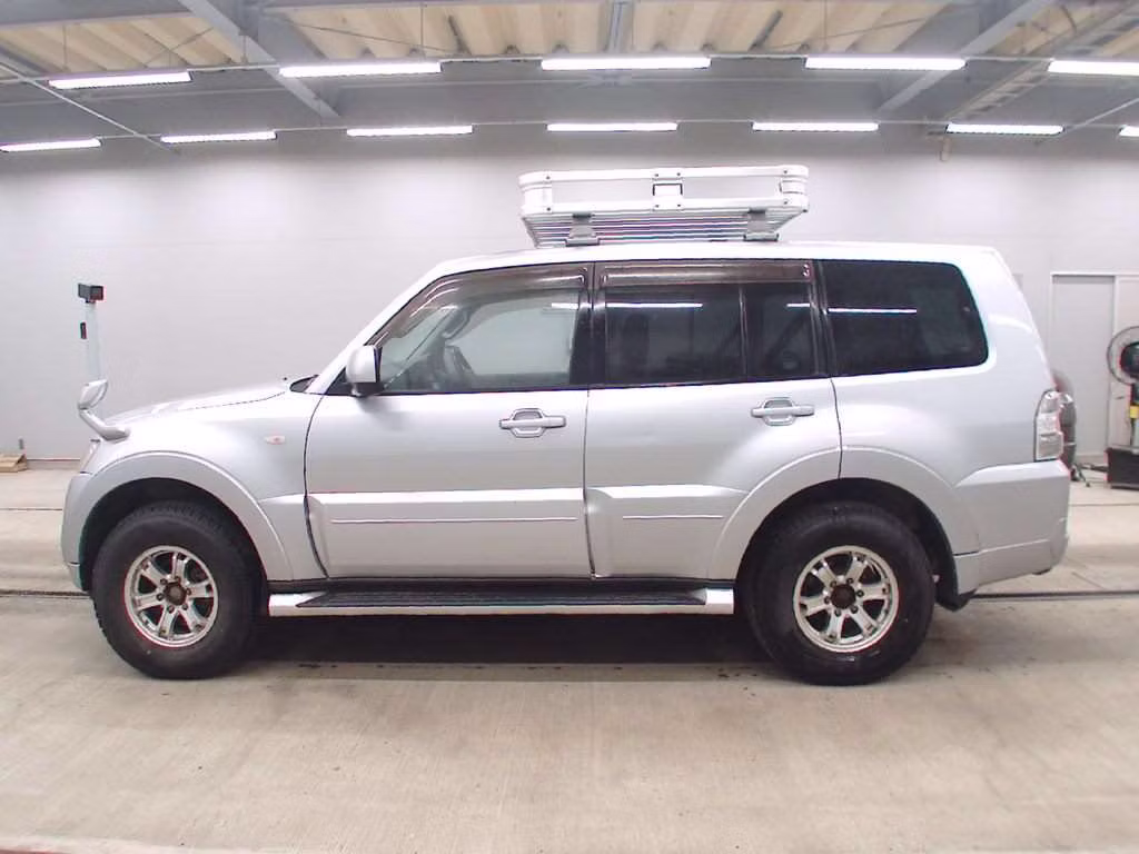 MITSUBISHI PAJERO