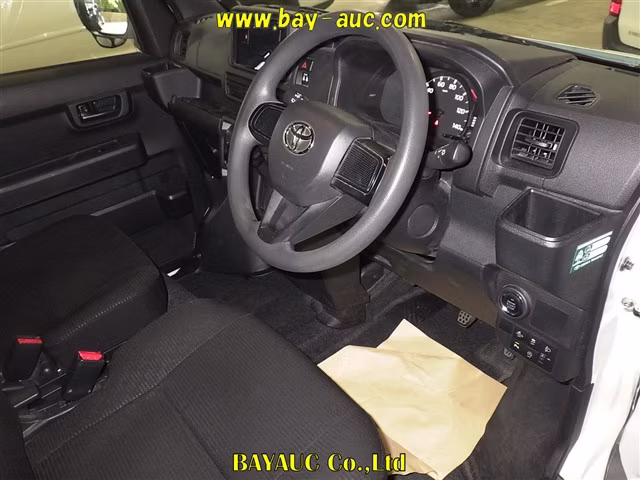 TOYOTA PIXIS VAN