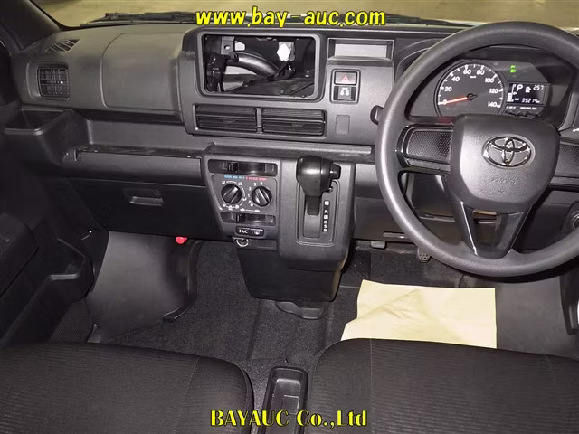 TOYOTA PIXIS VAN