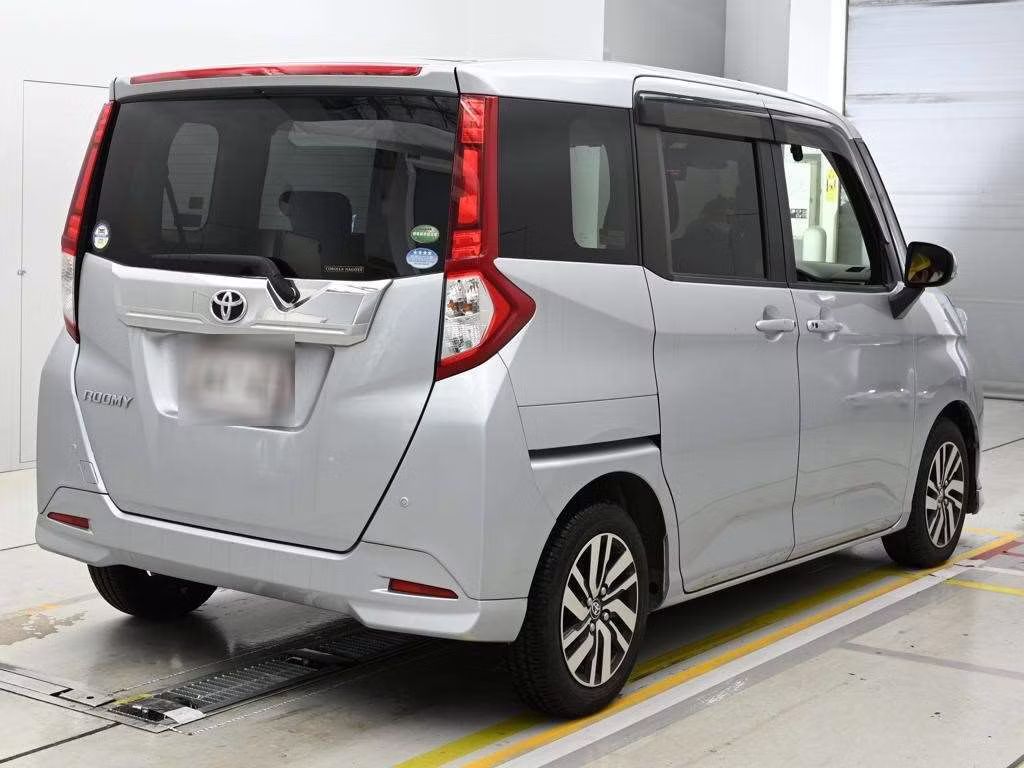 TOYOTA ROOMY