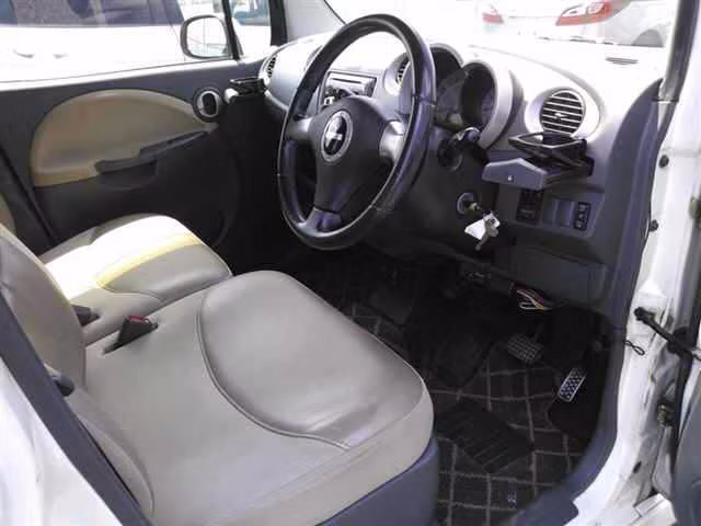 DAIHATSU MOVE LATTE