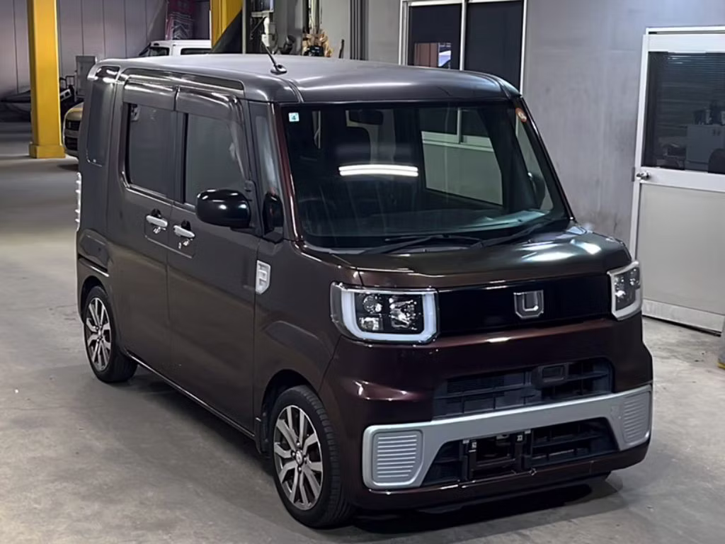 DAIHATSU WAKE