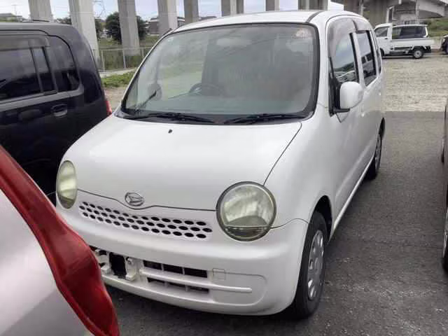 DAIHATSU MOVE LATTE