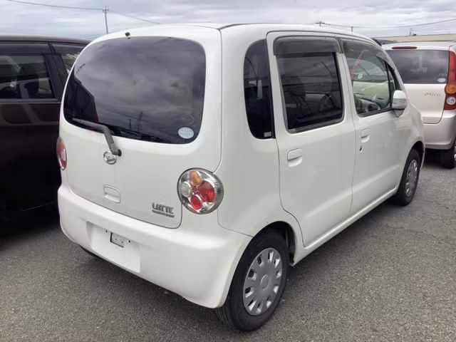 DAIHATSU MOVE LATTE