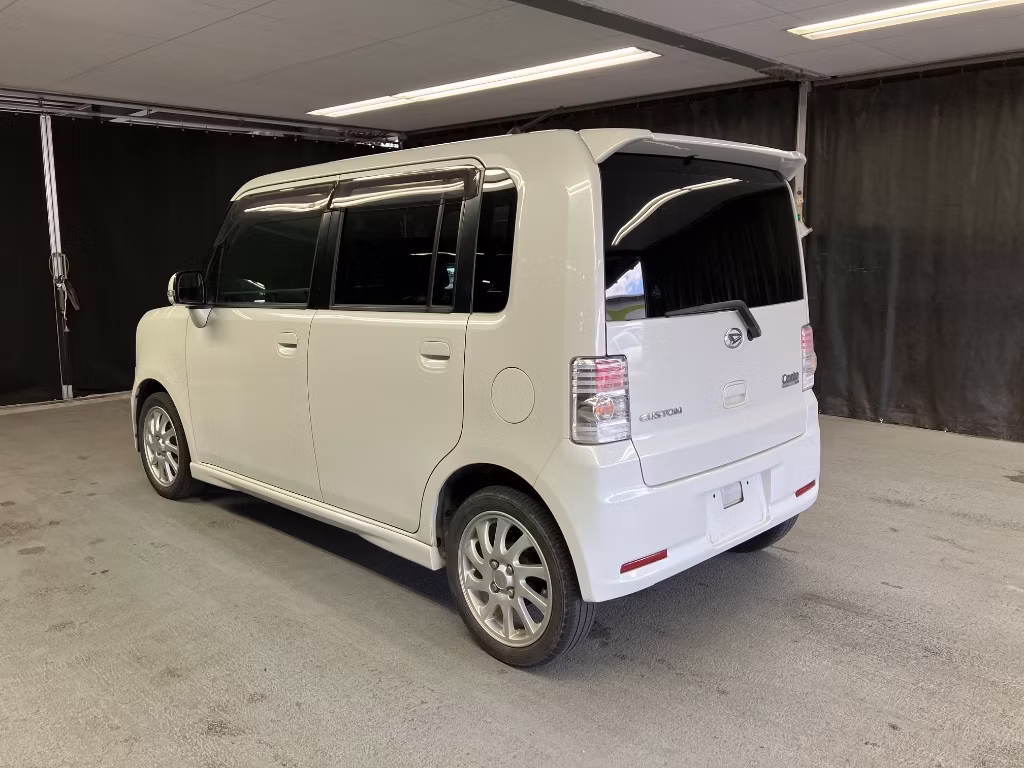 DAIHATSU MOVE CONTE