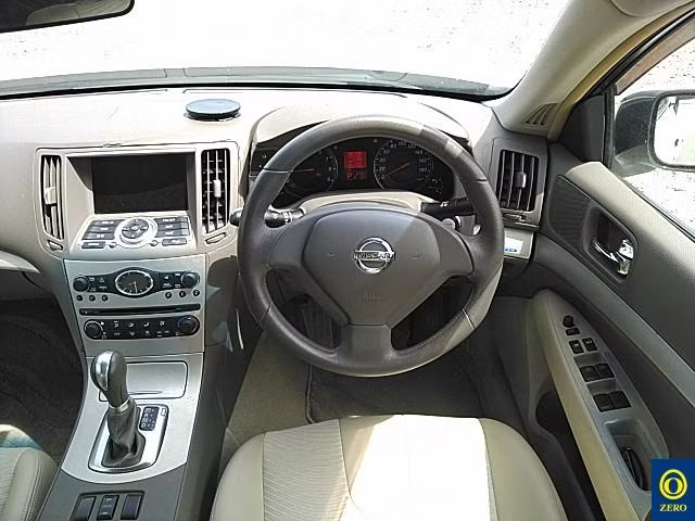 NISSAN SKYLINE