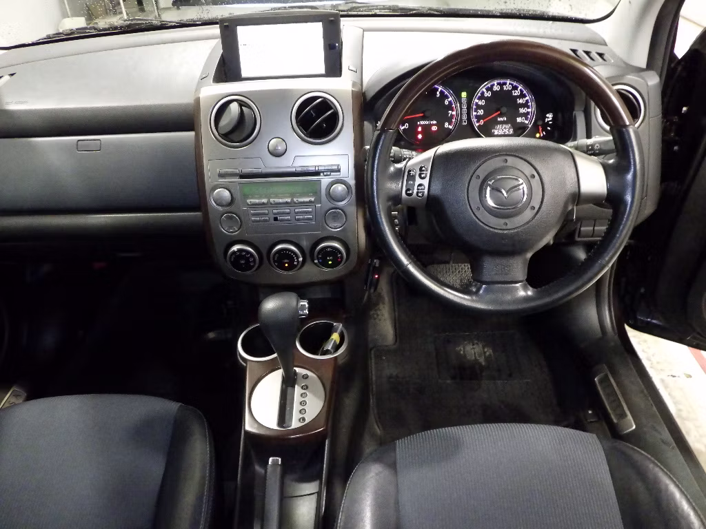 MAZDA VERISA