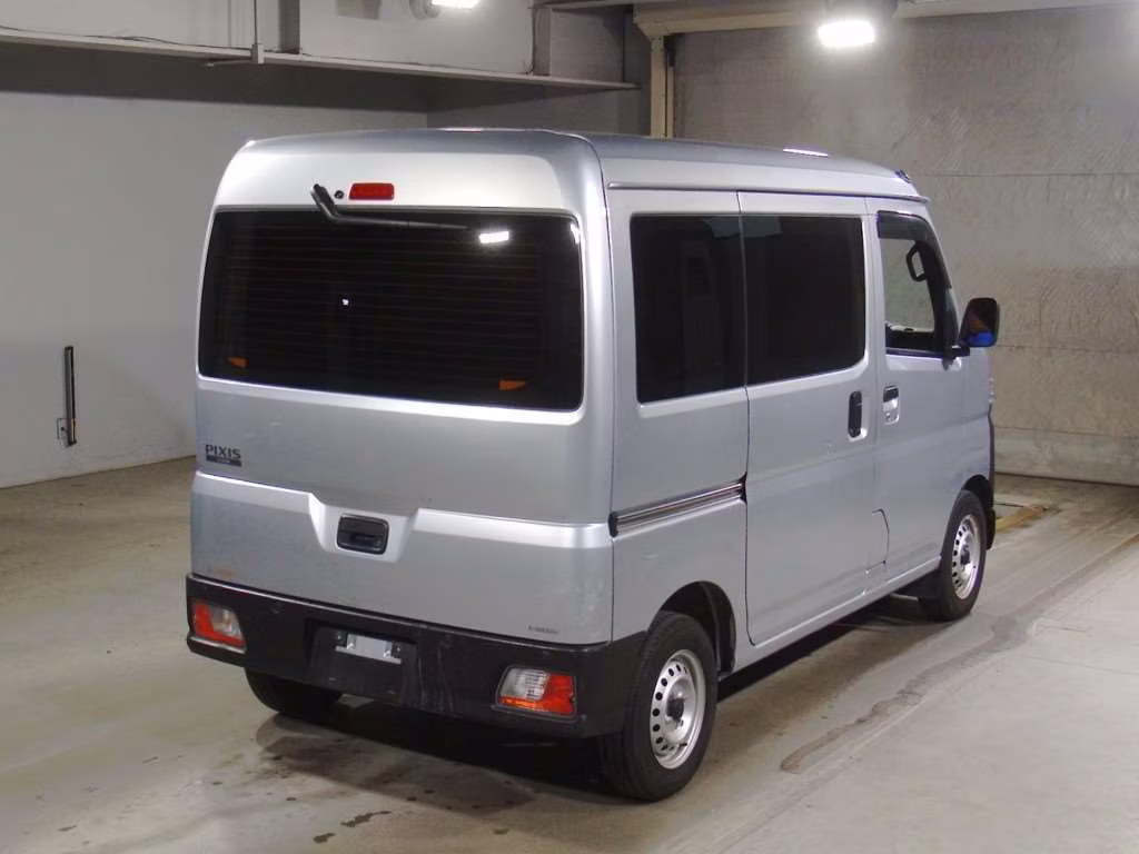 TOYOTA PIXIS VAN