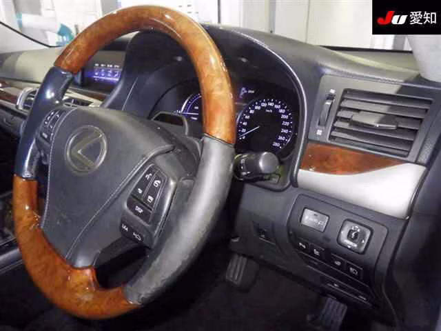 LEXUS LS600H