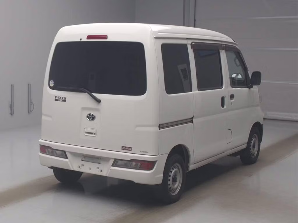 TOYOTA PIXIS VAN